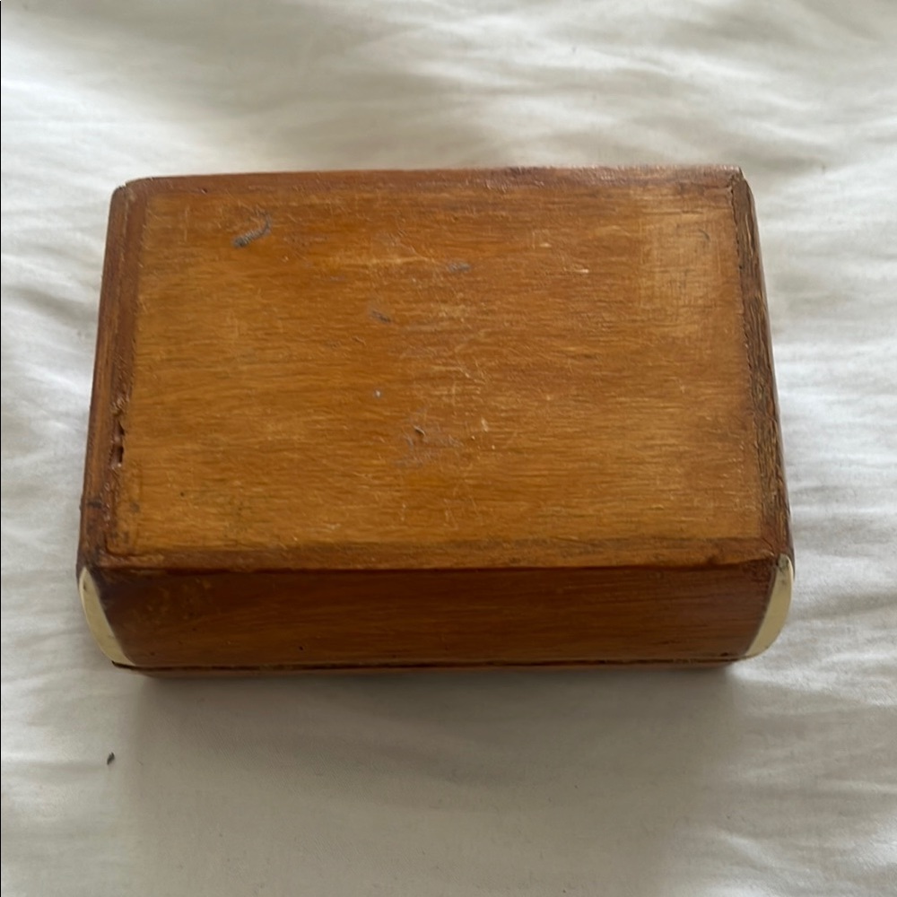 Elegant Black and cream Decorative Box - Picture 7 of 10